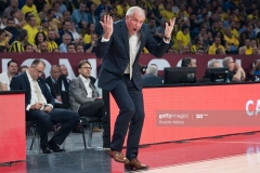ISTANBUL, TURKEY - MAY 19:  Zeljko Obradovic, Head Coach of Fenerbahce Istanbul in action during the Turkish Airlines EuroLeague Final Four Semifinal A game between Fenerbahce Istanbul v Real  Madrid at Sinan Erdem Dome on May 19, 2017 in Istanbul, Turkey.  (Photo by Rodolfo Molina/Euroleague Basketball via Getty Images)