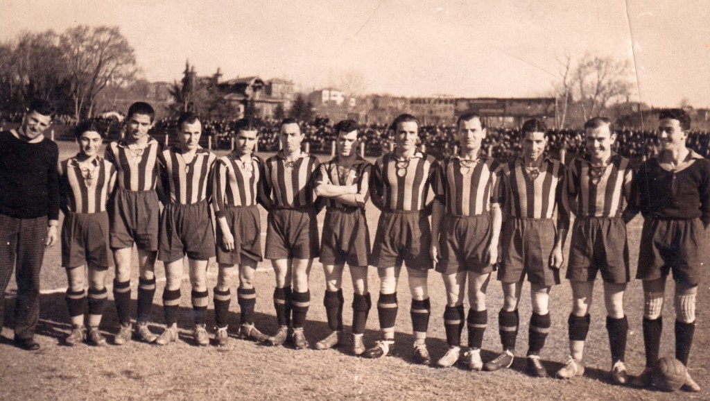 9 Eylül 2023 tarihinli Fenerbahçe Tüzük Olağanüstü Genel Kurulu'nda sergilenen fotoğraflar.