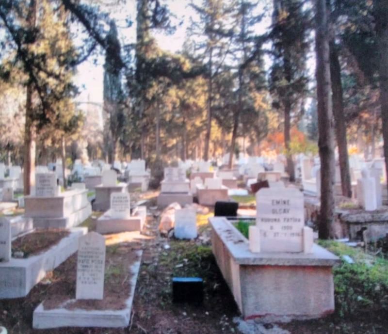 Necip Okaner'in Mezarını Bulan Adam