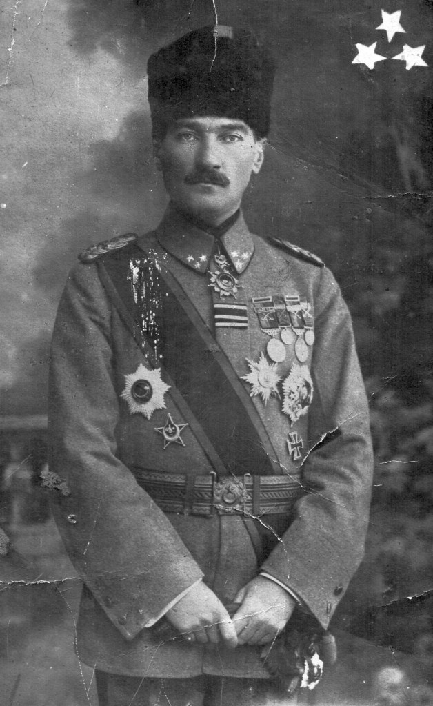 9 Eylül 2023 tarihinli Fenerbahçe Tüzük Olağanüstü Genel Kurulu'nda sergilenen fotoğraflar.