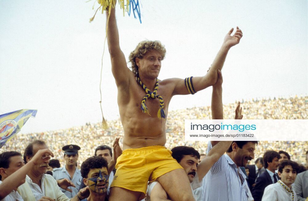 Fenerbahçe İstanbul'a Düştü