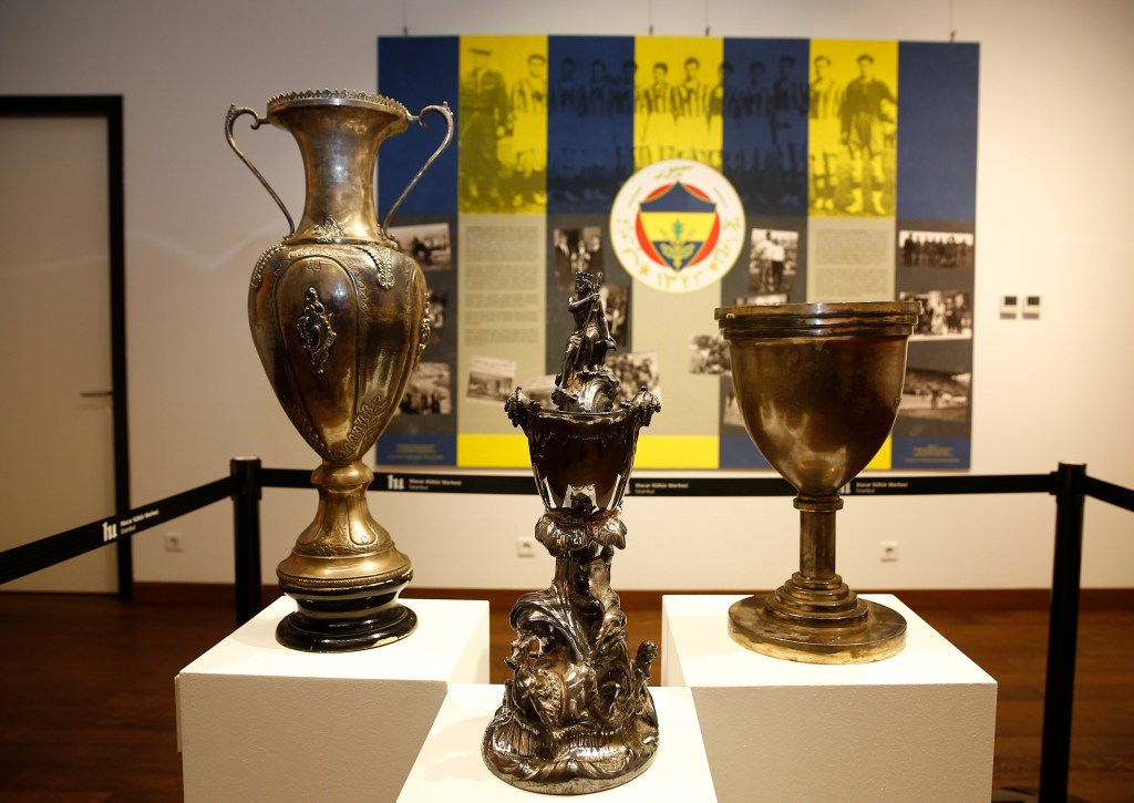 Yeşil Sahada Kardeşler