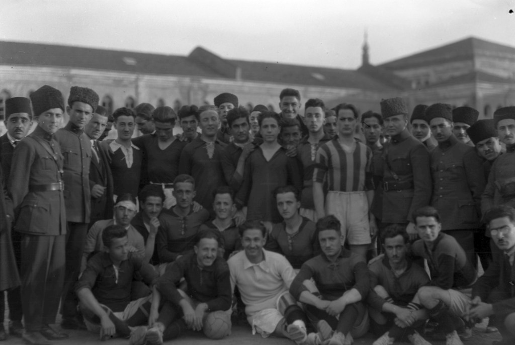 9 Eylül 2023 tarihinli Fenerbahçe Tüzük Olağanüstü Genel Kurulu'nda sergilenen fotoğraflar.