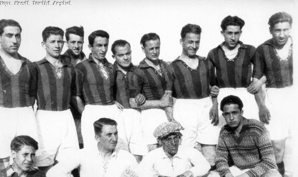 Yapı Kredi Bankası arşivinde Kadıköy ve Fenerbahçe fotoğraflarından bir seçme