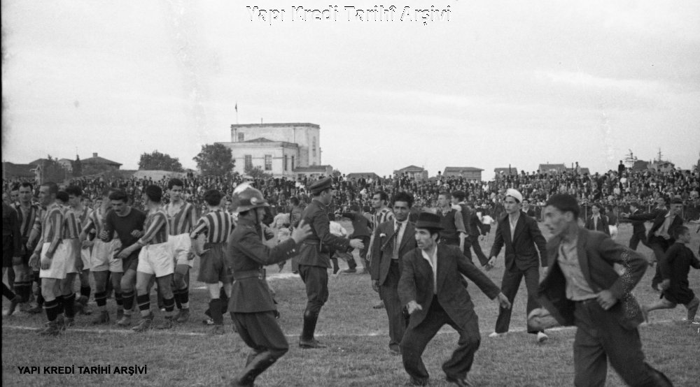 Sarı Kırmızı Hoca