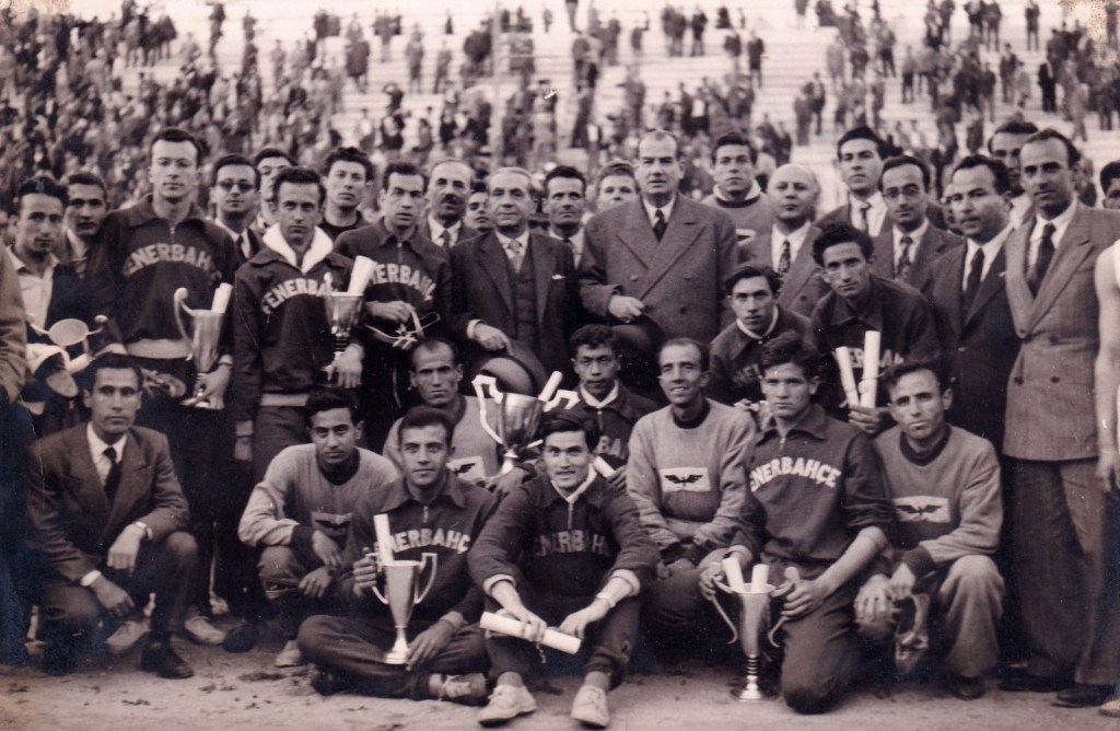 9 Eylül 2023 tarihinli Fenerbahçe Tüzük Olağanüstü Genel Kurulu'nda sergilenen fotoğraflar.