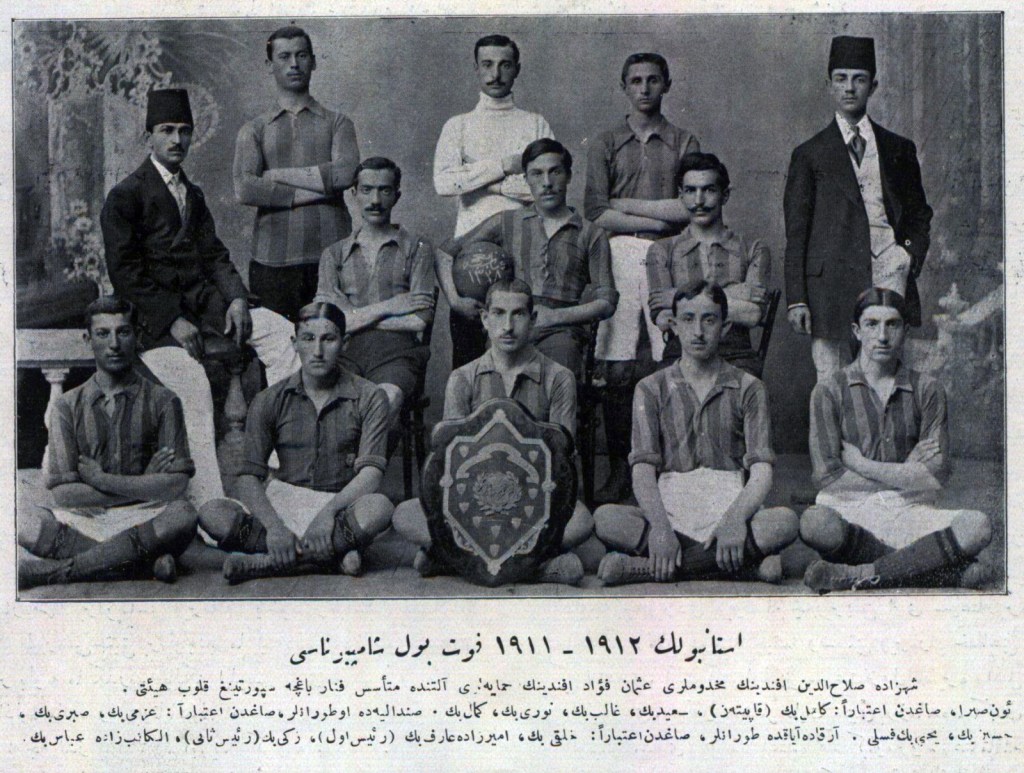 9 Eylül 2023 tarihinli Fenerbahçe Tüzük Olağanüstü Genel Kurulu'nda sergilenen fotoğraflar.