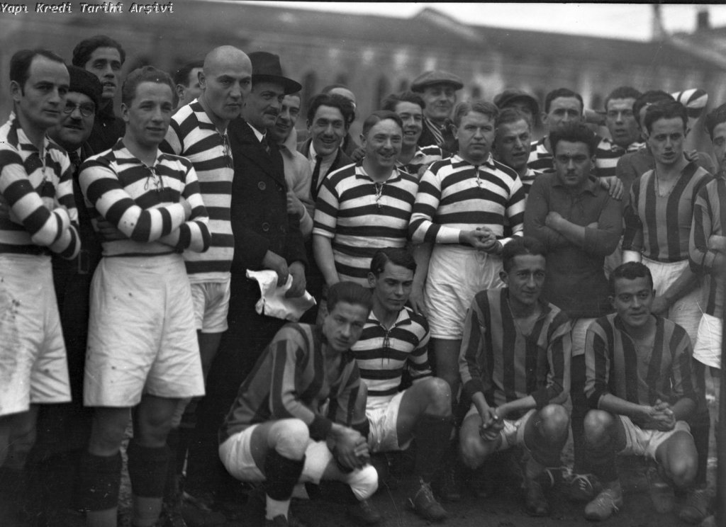 Yapı Kredi Bankası arşivinde Kadıköy ve Fenerbahçe fotoğraflarından bir seçme