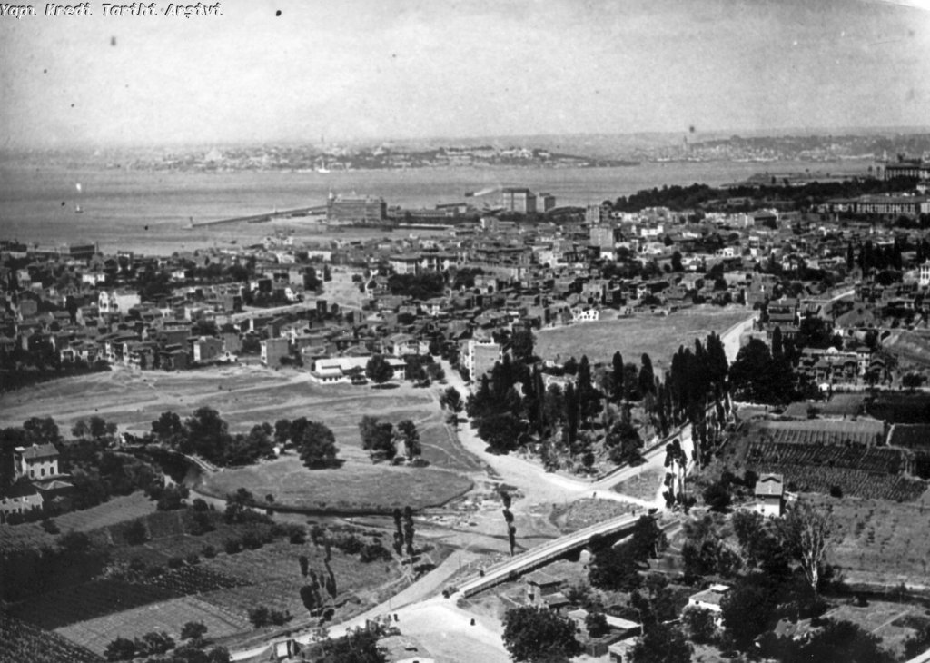 Yapı Kredi Bankası arşivinde Kadıköy ve Fenerbahçe fotoğraflarından bir seçme