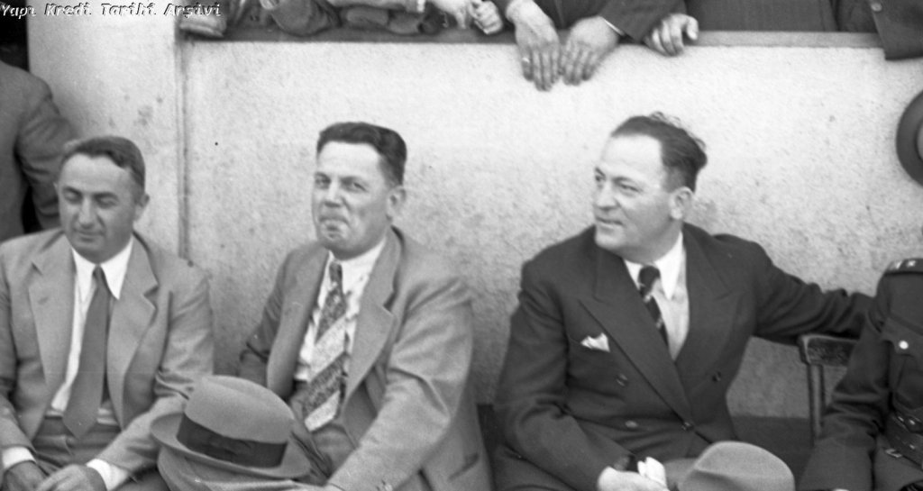 Yapı Kredi Bankası arşivinde Kadıköy ve Fenerbahçe fotoğraflarından bir seçme