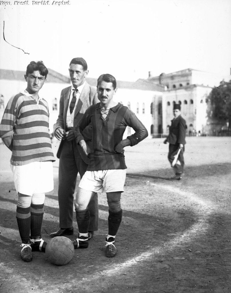 Yapı Kredi Bankası arşivinde Kadıköy ve Fenerbahçe fotoğraflarından bir seçme