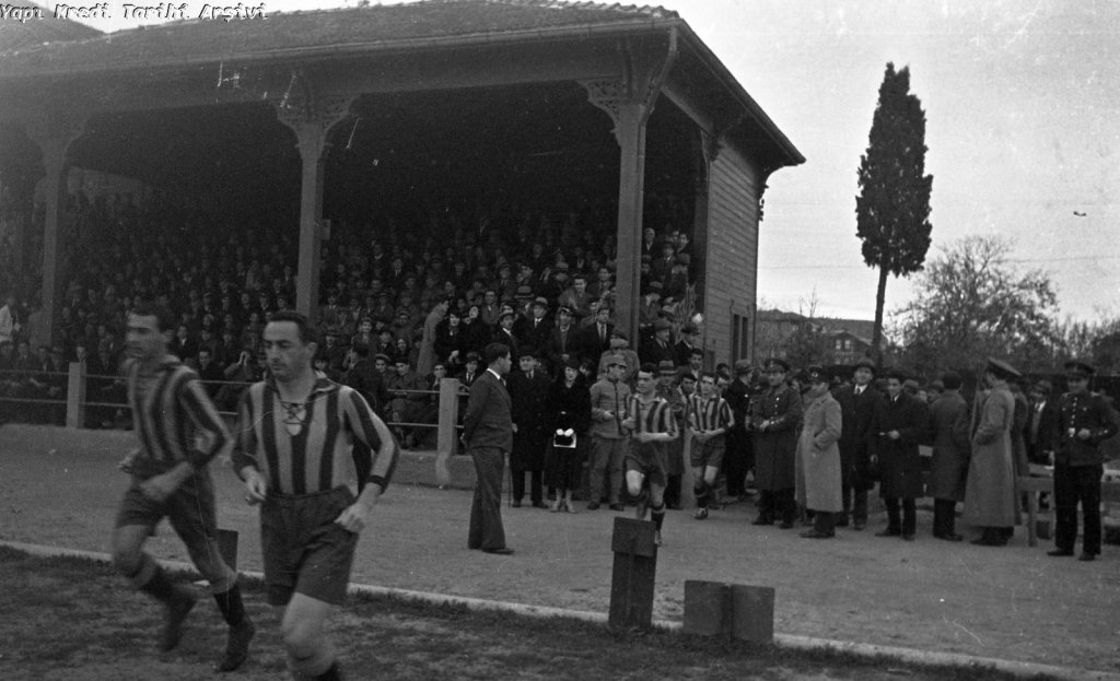 Yapı Kredi Bankası arşivinde Kadıköy ve Fenerbahçe fotoğraflarından bir seçme