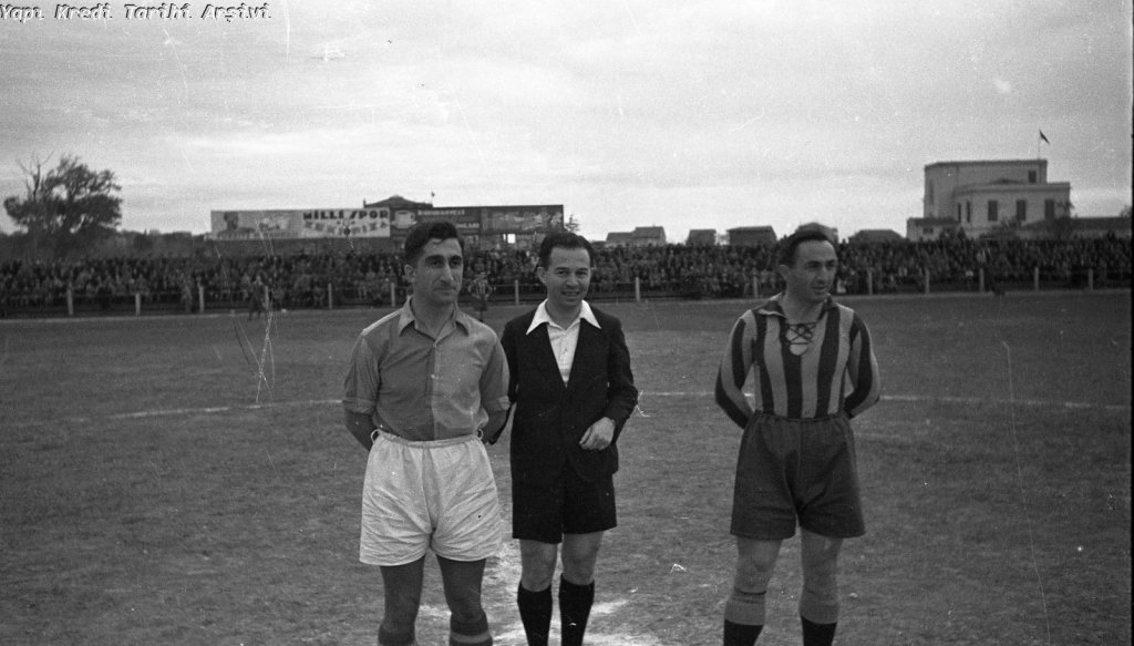Yapı Kredi Bankası arşivinde Kadıköy ve Fenerbahçe fotoğraflarından bir seçme