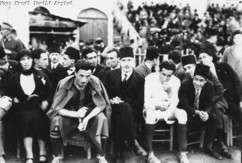 Yapı Kredi Bankası arşivinde Kadıköy ve Fenerbahçe fotoğraflarından bir seçme