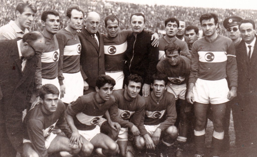 9 Eylül 2023 tarihinli Fenerbahçe Tüzük Olağanüstü Genel Kurulu'nda sergilenen fotoğraflar.