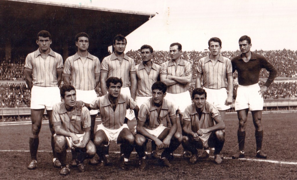 9 Eylül 2023 tarihinli Fenerbahçe Tüzük Olağanüstü Genel Kurulu'nda sergilenen fotoğraflar.