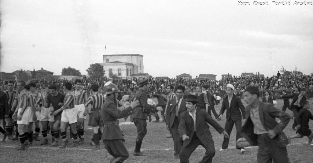 Yapı Kredi Bankası arşivinde Kadıköy ve Fenerbahçe fotoğraflarından bir seçme