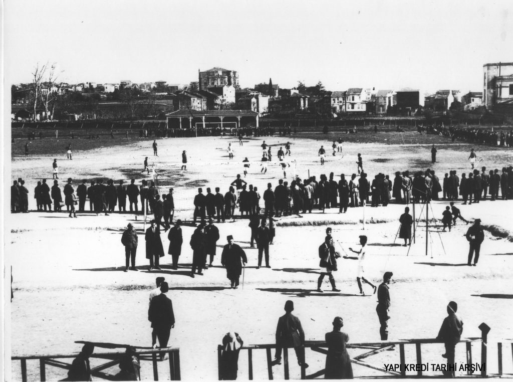 Atatürk Fenerbahçe Stadı’nda!