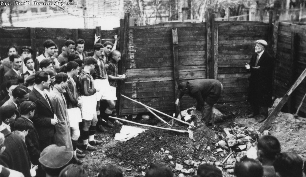 Yapı Kredi Bankası arşivinde Kadıköy ve Fenerbahçe fotoğraflarından bir seçme